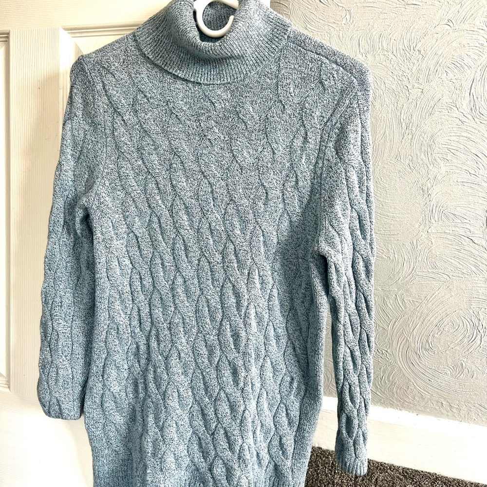 Women's Cable Knit Turtleneck Sweater - Gray